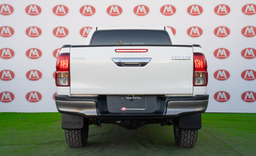 TOYOTA HILUX 4X2 D CAB 2023