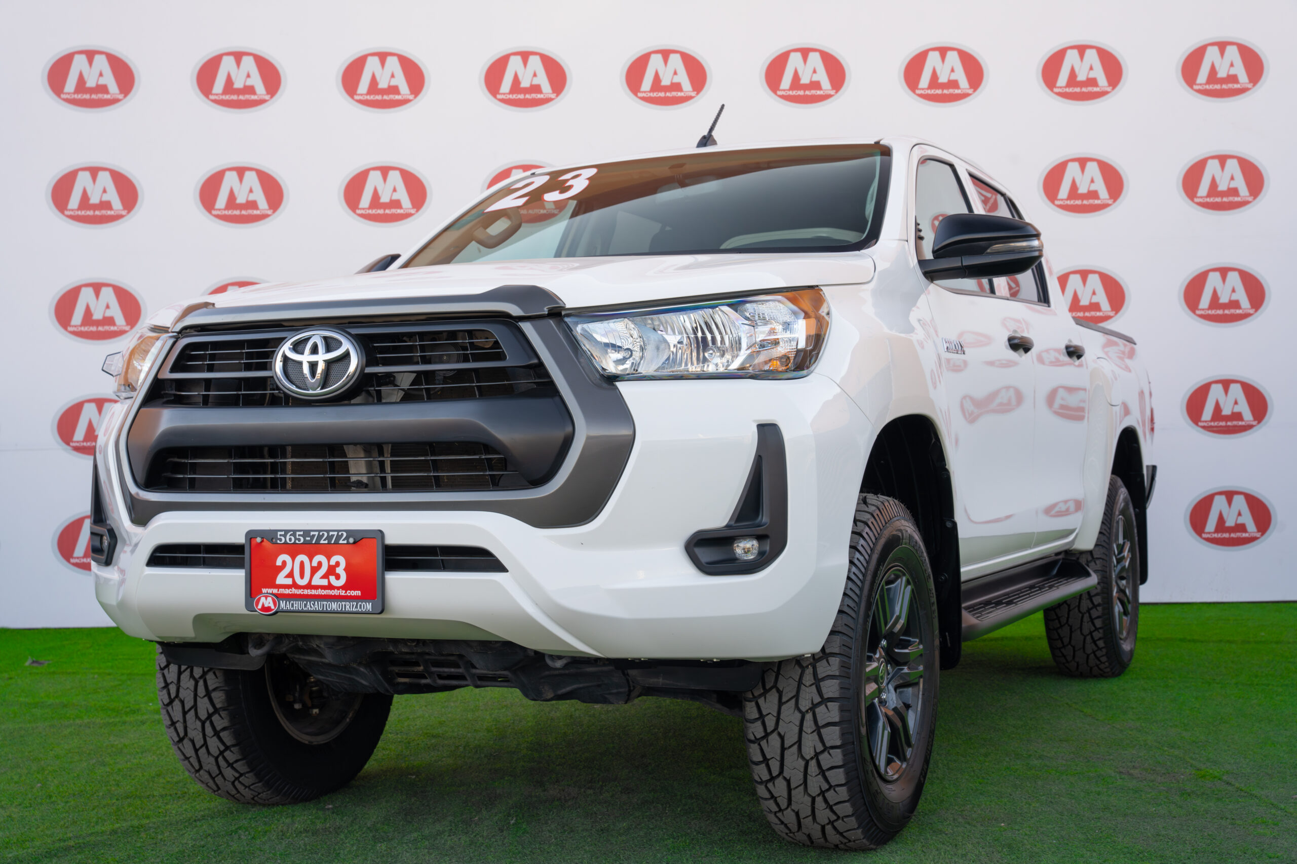 TOYOTA HILUX 4X2 D CAB 2023