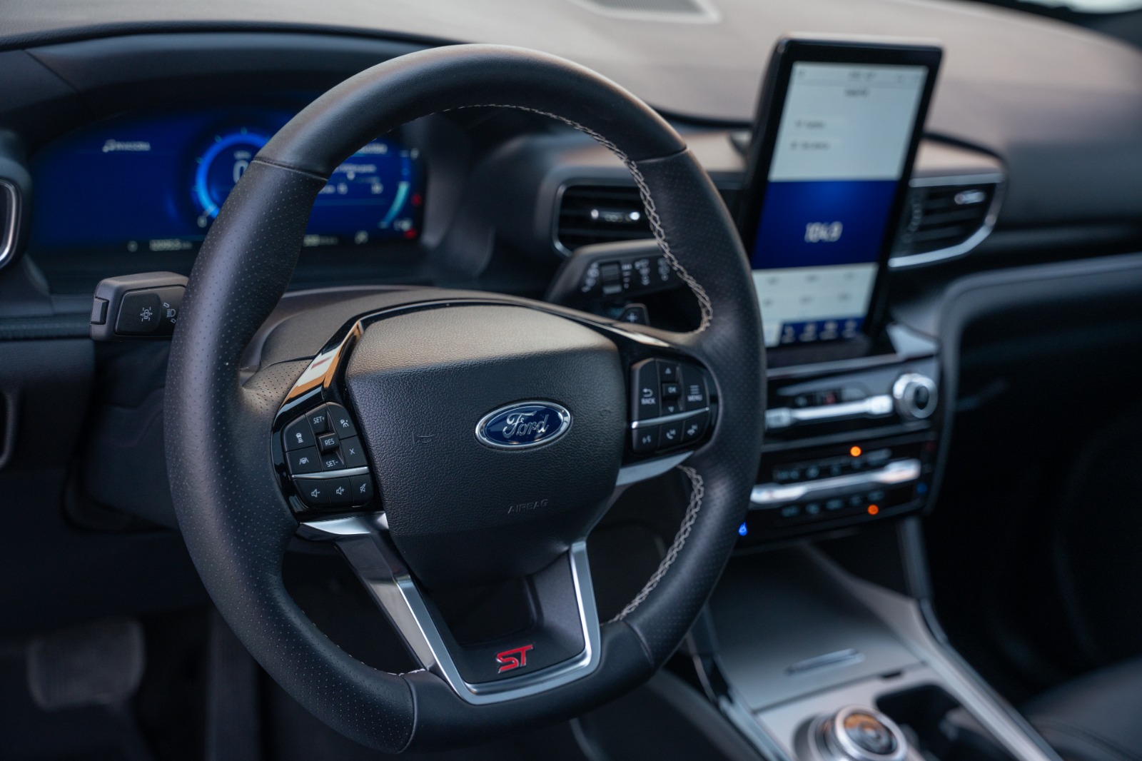 FORD EXPLORER ST 2023