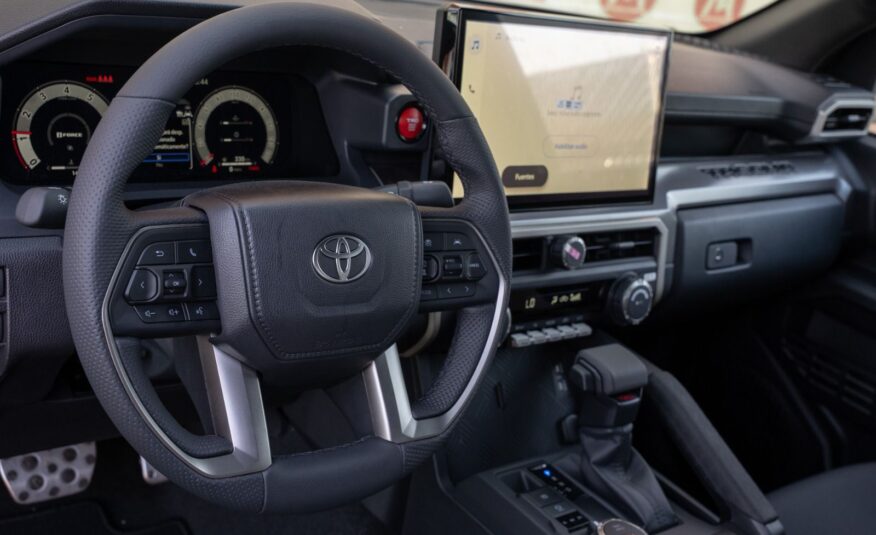 TOYOTA TACOMA TRD SPORT 4X4 2025