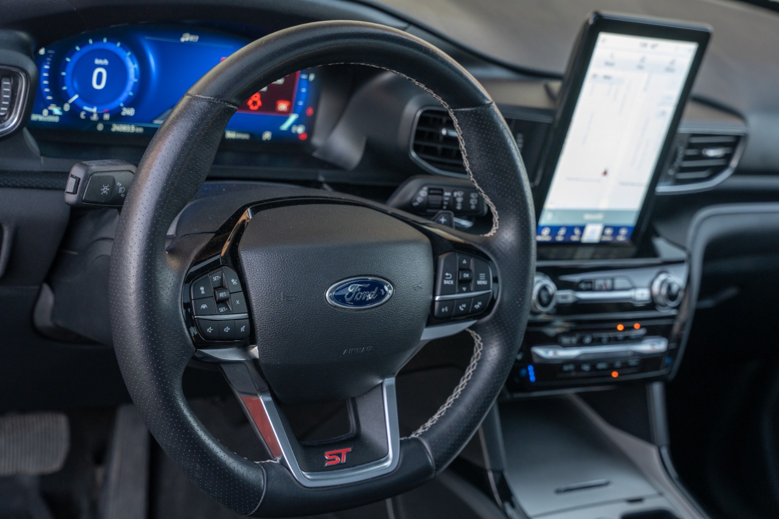 FORD EXPLORER ST 2023