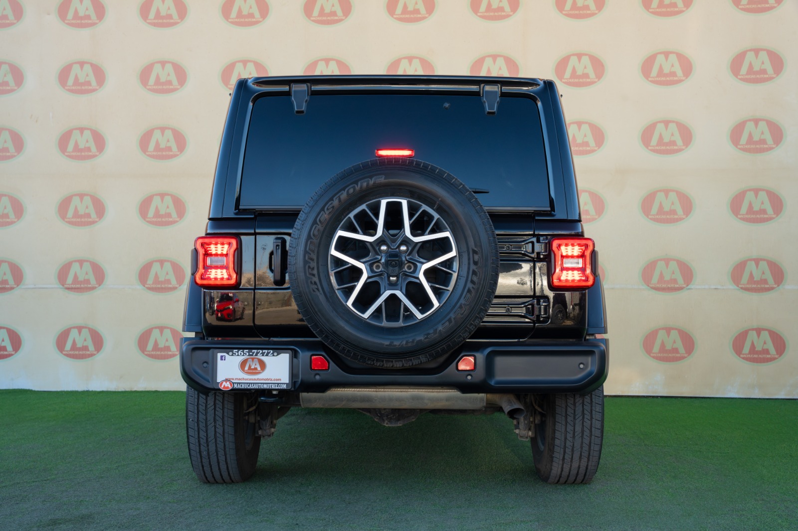 JEEP WRANGLER SAHARA 2024
