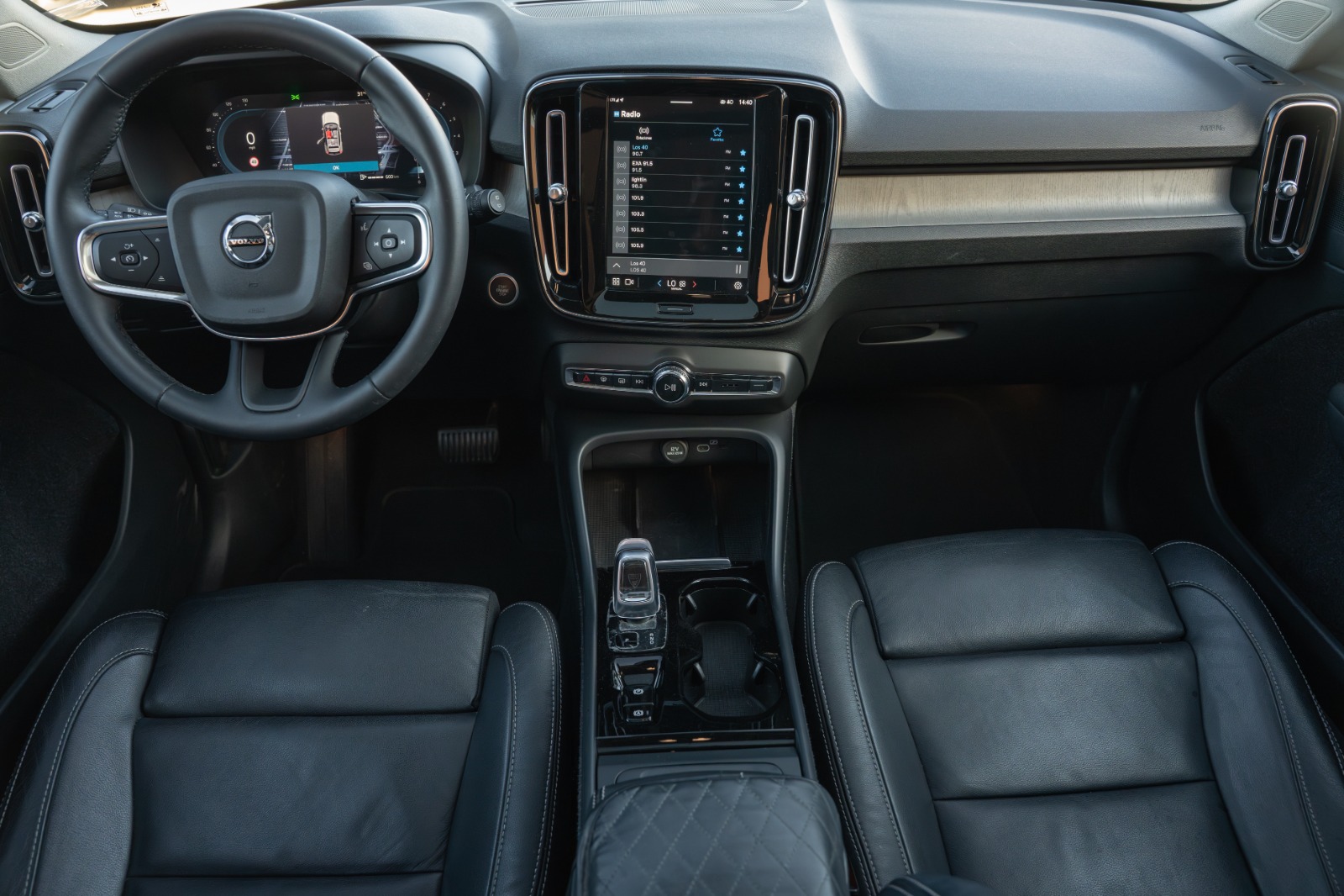 VOLVO XC40 ULTÍMATE B4 MILD HYBRID 2024
