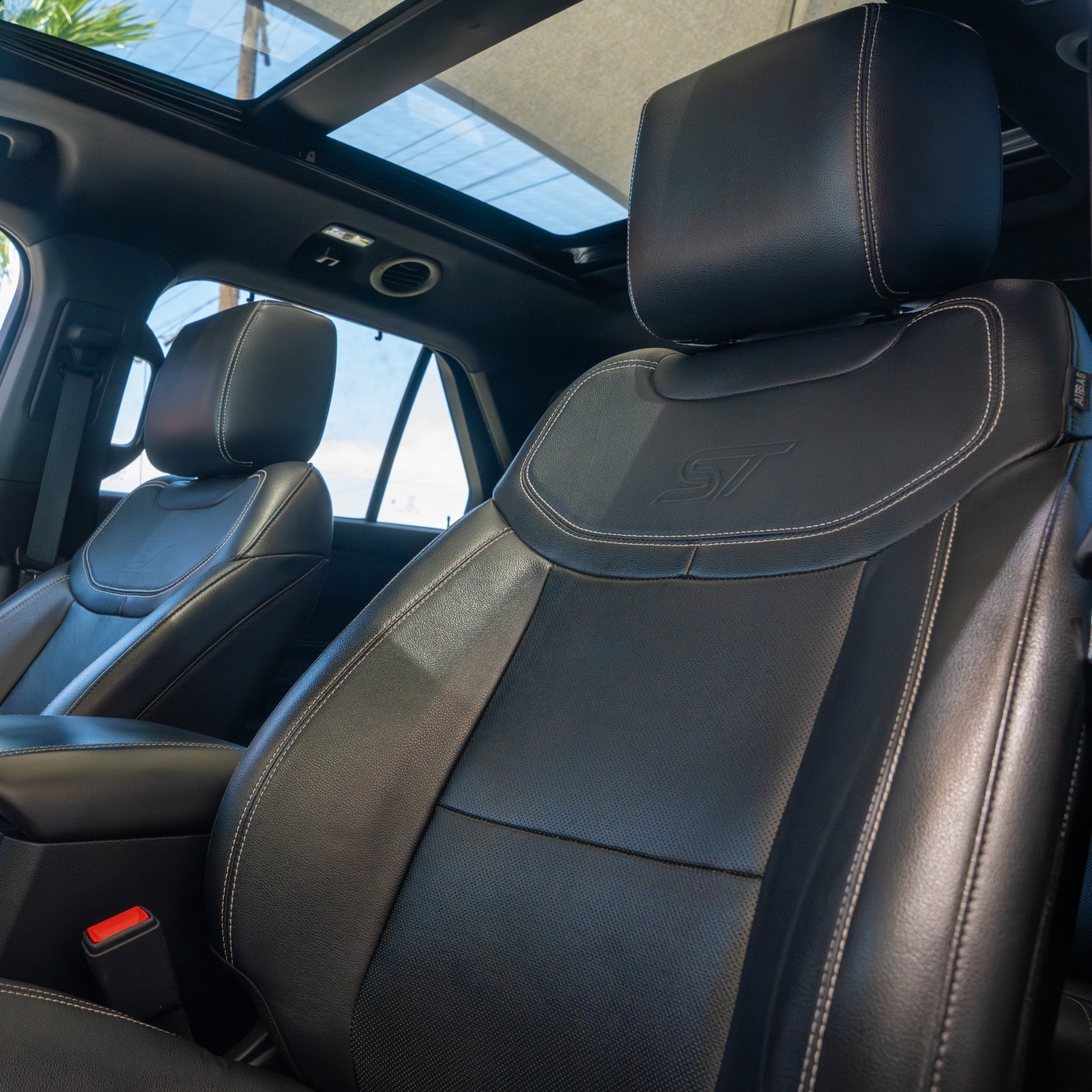 FORD EXPLORER ST 2023