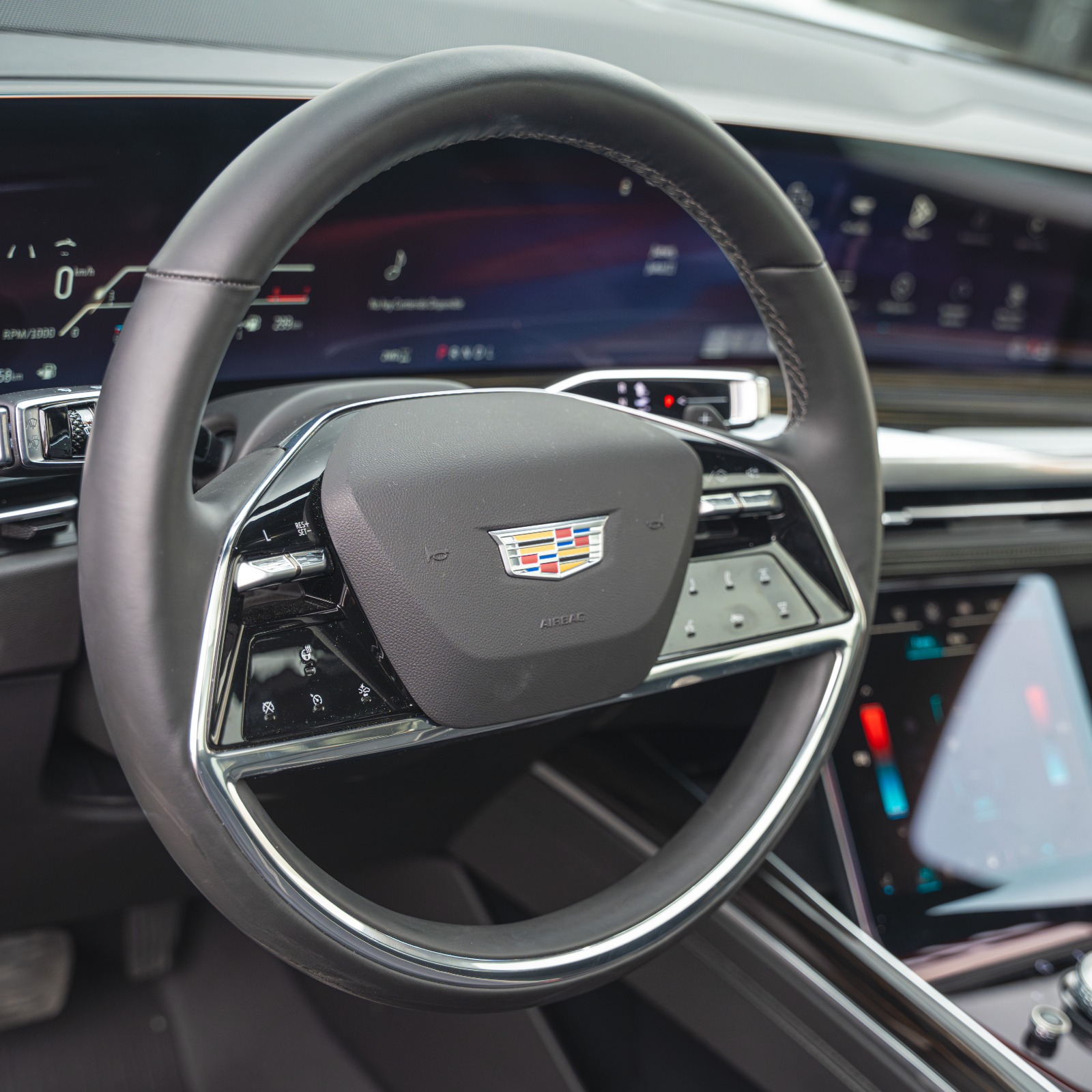 CADILLAC ESCALADE 600 2025