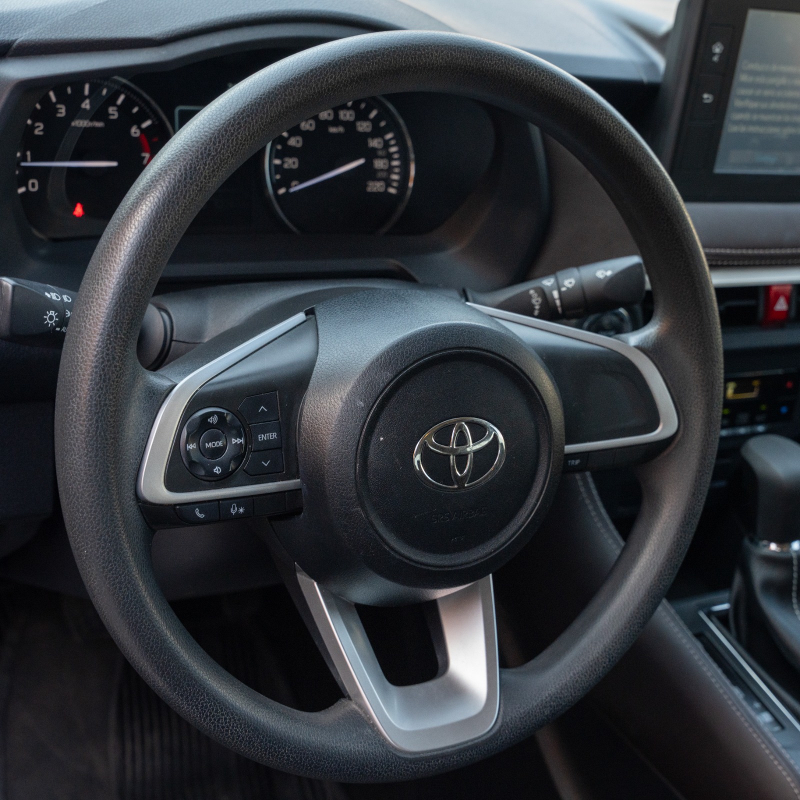 TOYOYA YARIS S 2023