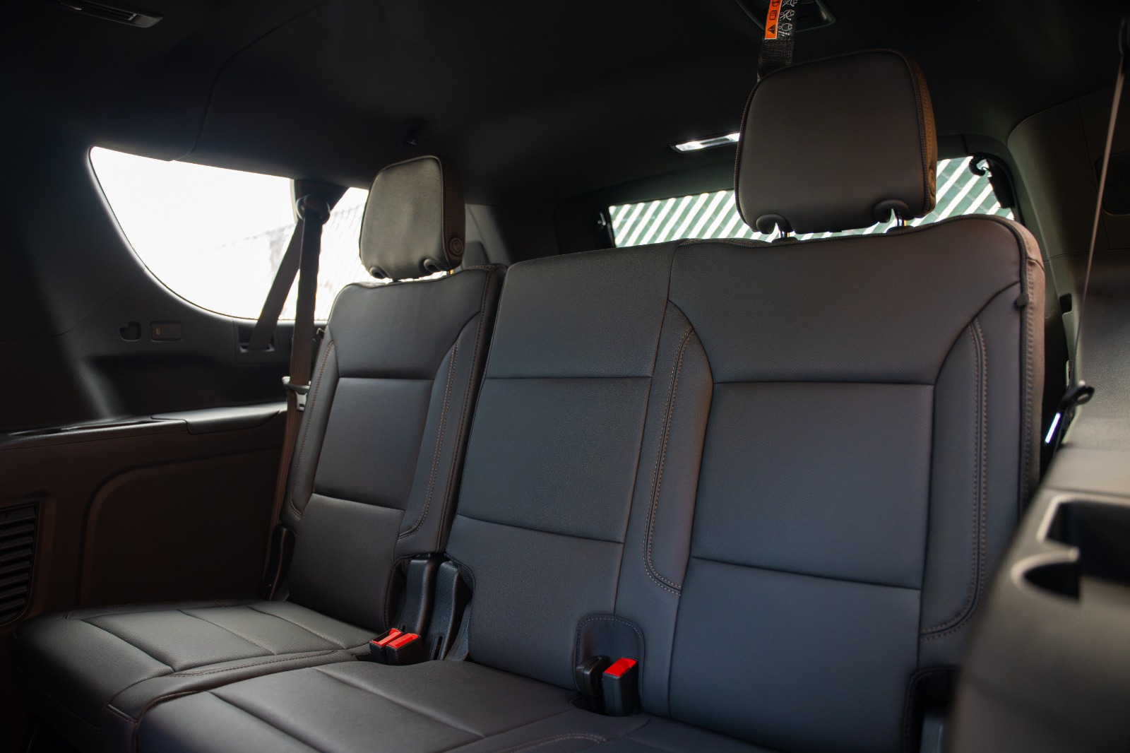 CHEVROLET SUBURBAN SUV PAQ G HIGH COUNTRY 2025 GRIS
