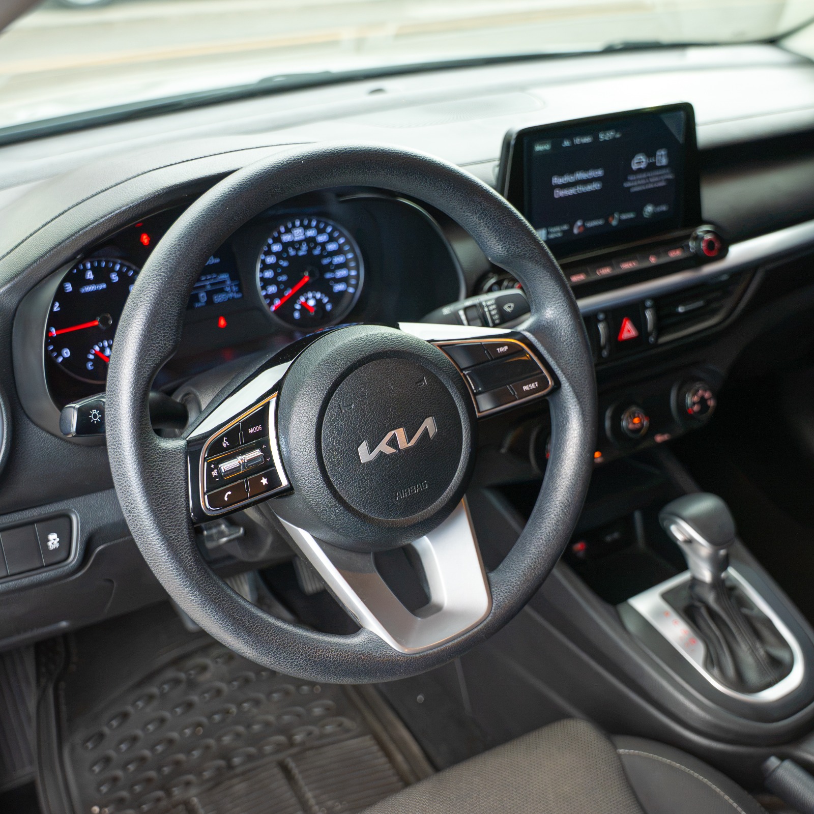 KIA FORTE LX 2022 PLATA