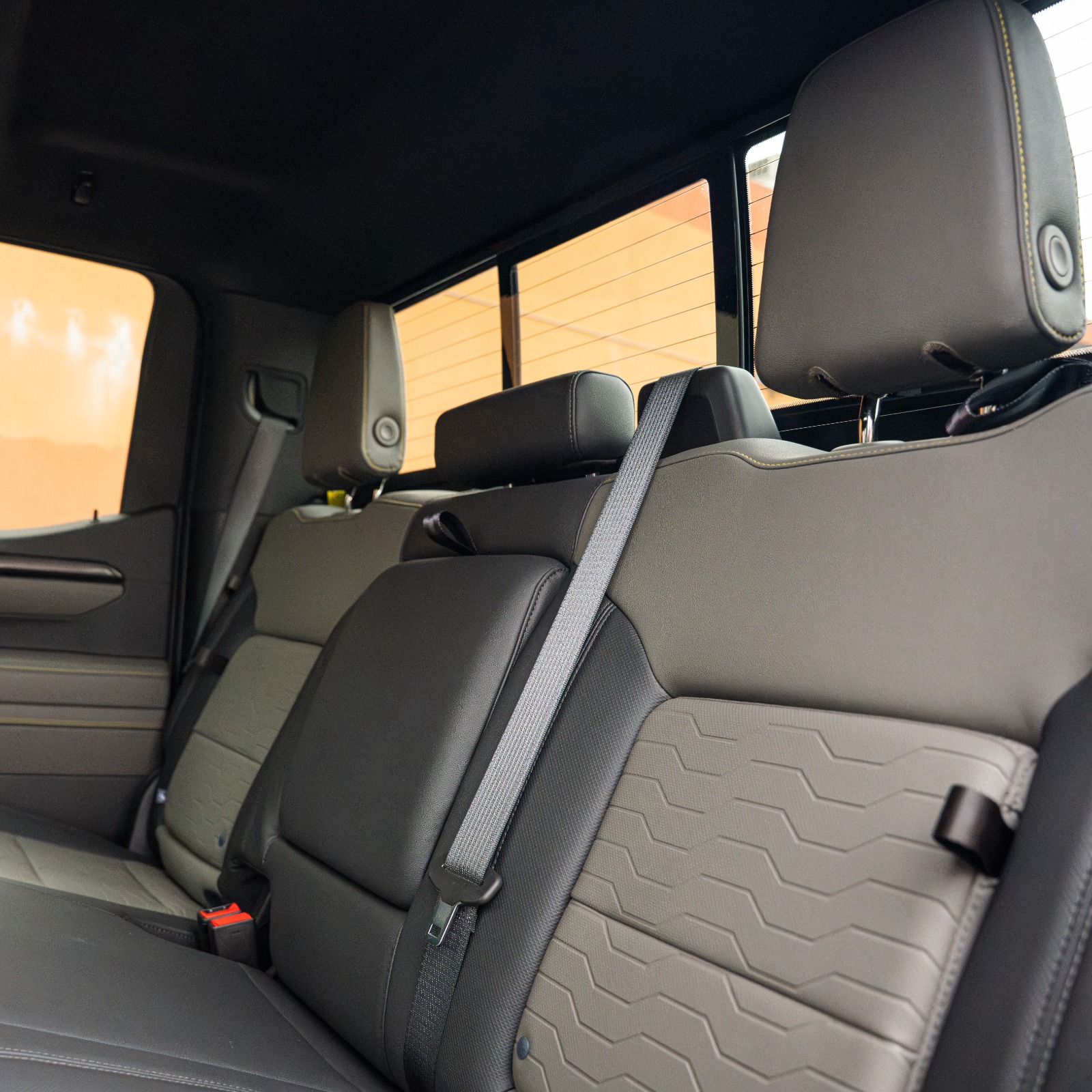 CHEVROLET CHEYENNE DOBLE CAB ZR2 BISON R 4X4 2025 NEGRO