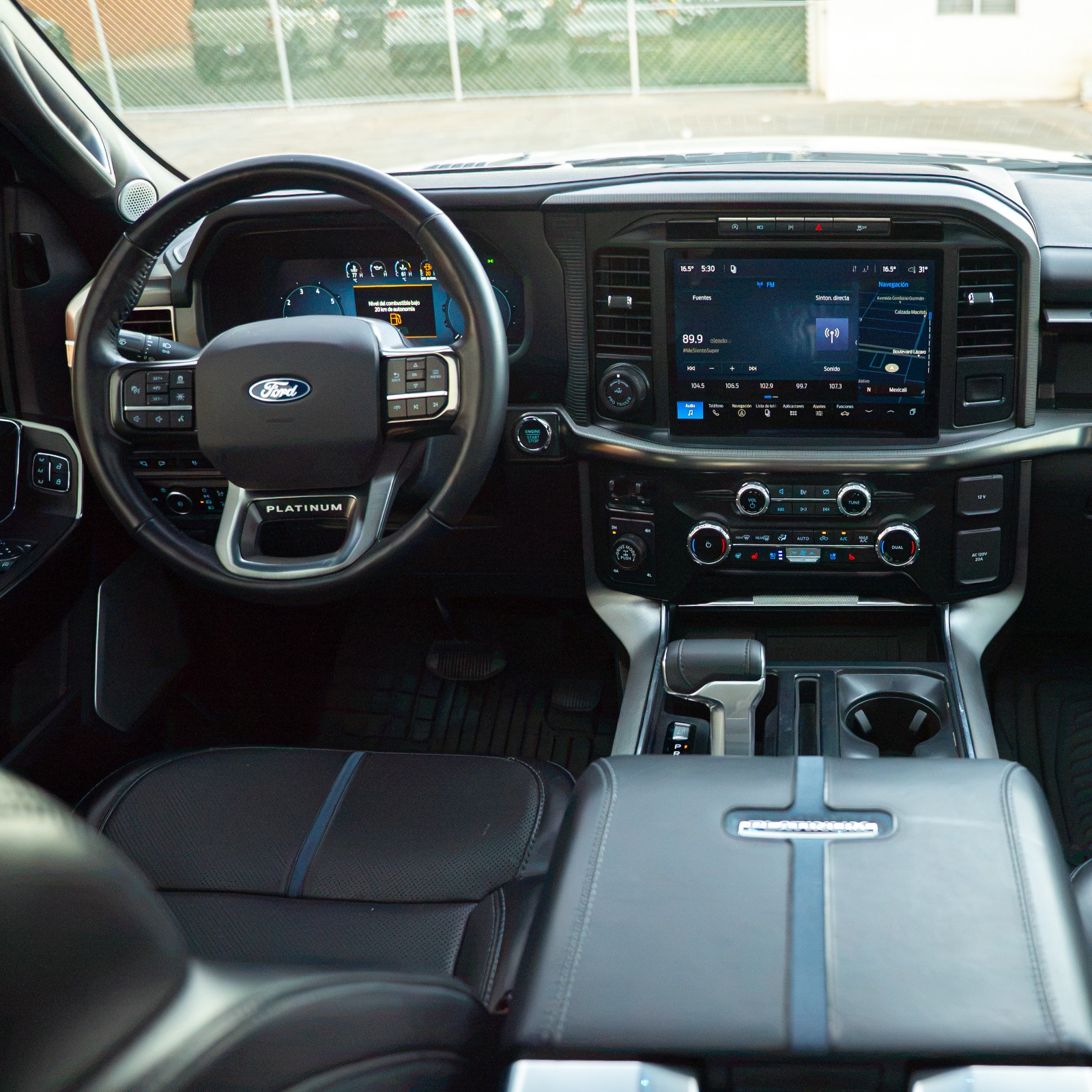 FORD LOBO PLATINUM 2024 BLANCO